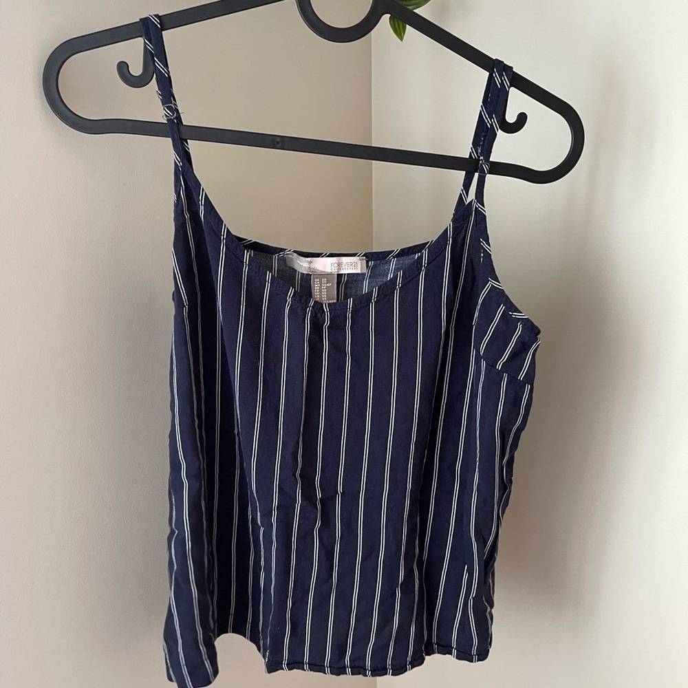 4/$24 🧡 Navy blue and white stripes cami top